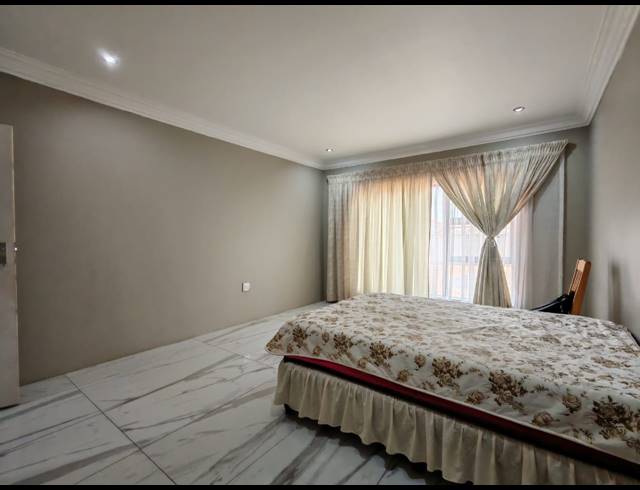 3 BEDROOM HOUSE FOR SALE IN THREE RIVERS EAST